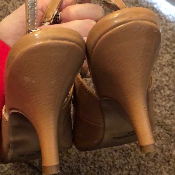 Tan short slingback heels - Picture 6 of 7